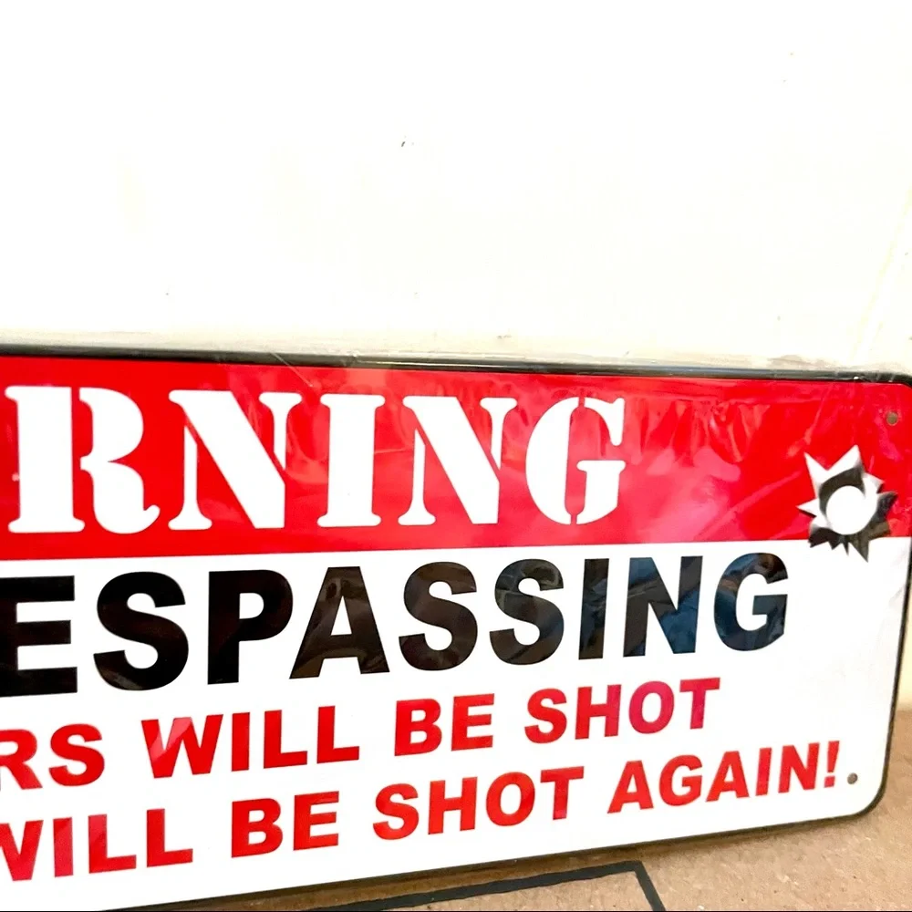 NEW No Trespassing Metal Sign
